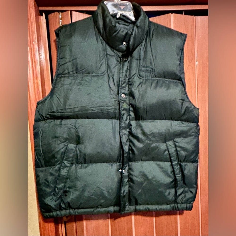 FIRST DOWN Puffer vest in forest green excellent condition size XL